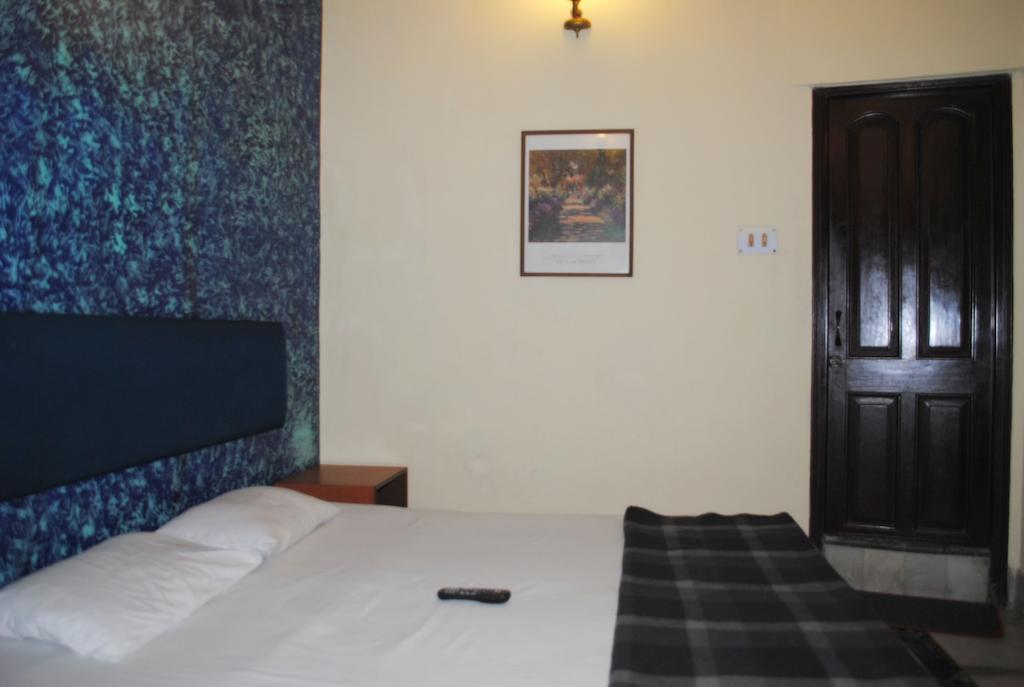 Hotel Esplanade Chambers Kalküta Oda fotoğraf